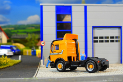 20251206-MB-NG-1838-orange-00013