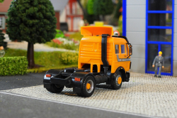 20251206-MB-NG-1838-orange-00018