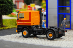 20251206-Scania-142-M-V8-orange-00010