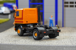 20251206-Scania-142-M-V8-orange-00012