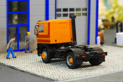 20251206-Scania-142-M-V8-orange-00018