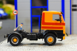 20251206-Scania-142-M-V8-orange-00021