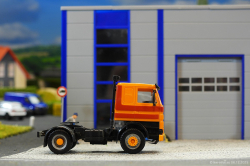 20251206-Scania-142-M-V8-orange-00022