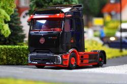 20260221-IMB-eActros-schwarz-rot-01038