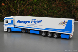 20250111-Europe-Flyer-00255