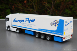 20250111-Europe-Flyer-00532