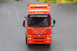 20251128-Give-Svaergods-00267