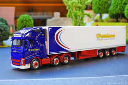 20251024-Harrisons-00012