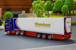 20251024-Harrisons-00022