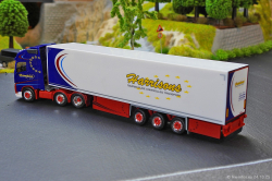 20251024-Harrisons-00023