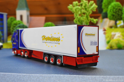 20251024-Harrisons-00025