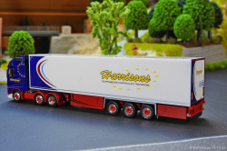 20251024-Harrisons-00027