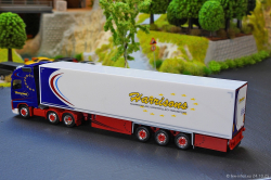 20251024-Harrisons-00028