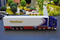 20251024-Harrisons-00042