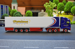 20251024-Harrisons-00043