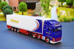 20251024-Harrisons-00049