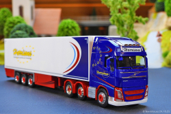 20251024-Harrisons-00050