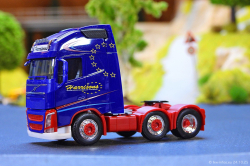 20251024-Harrisons-00060