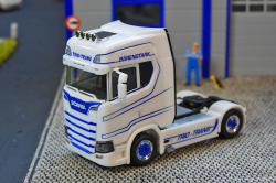 20251205-Trio-Trans-00143