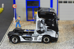 20251205-Trio-Trans-01187