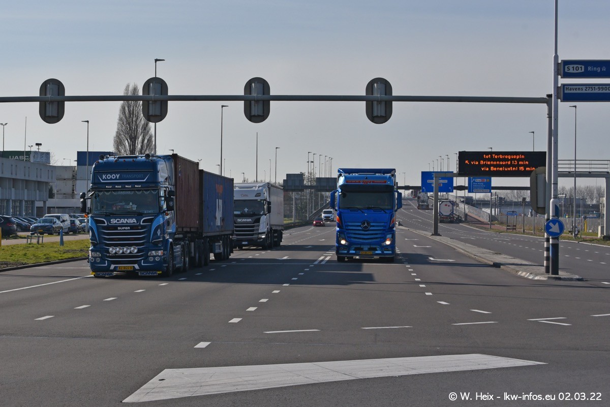 20220626-Rotterdam-Containerhafen-00438.jpg