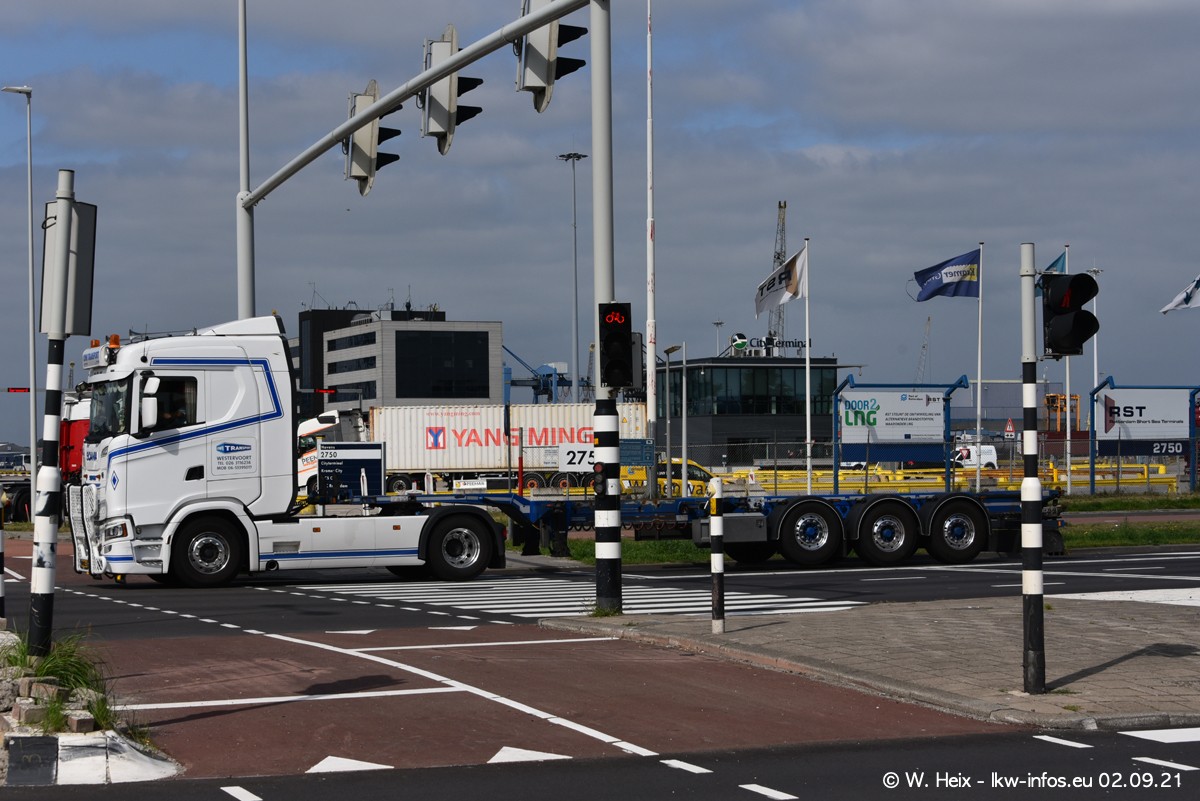 20210902-Rotterdam-Containerhafen-00568.jpg