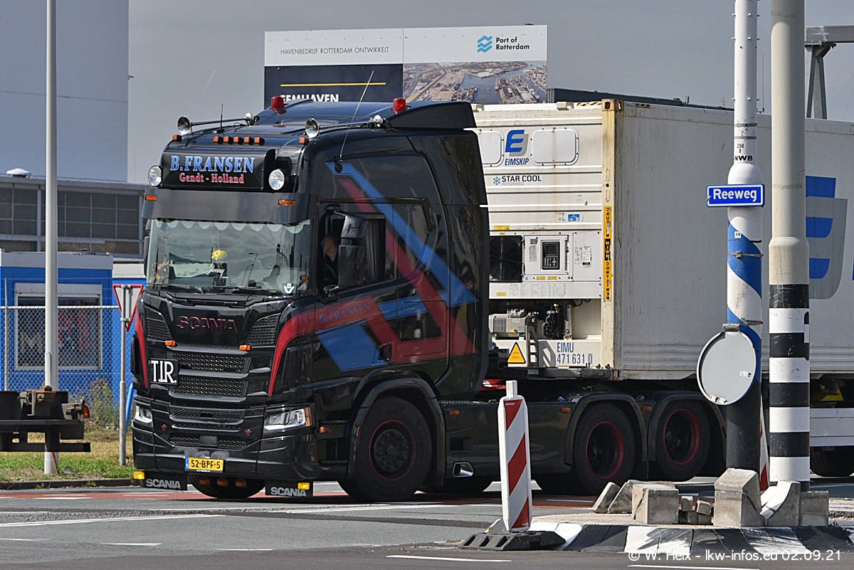 20210902-Rotterdam-Containerhafen-00579.jpg