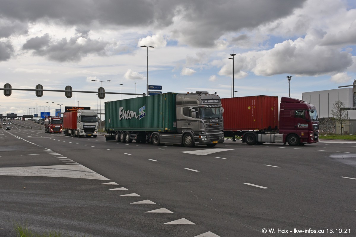 20211013-Rotterdam-Containerhafen-00011.jpg