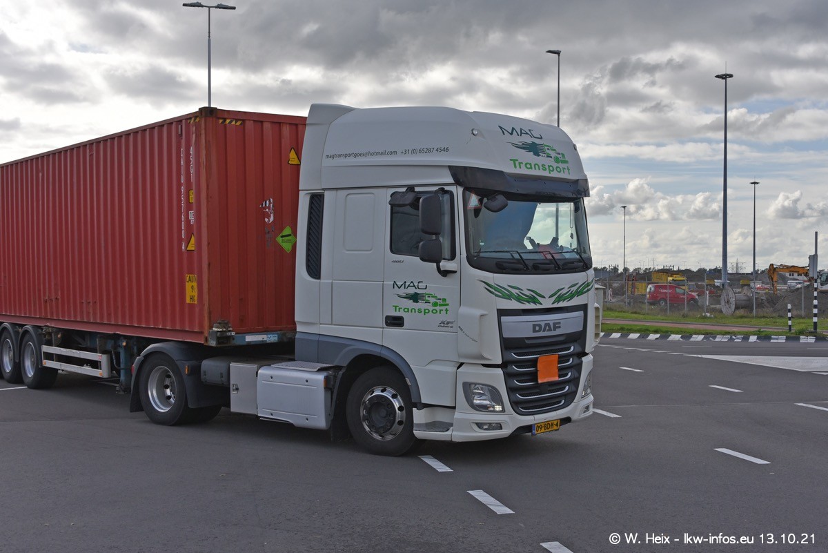 20211013-Rotterdam-Containerhafen-00358.jpg