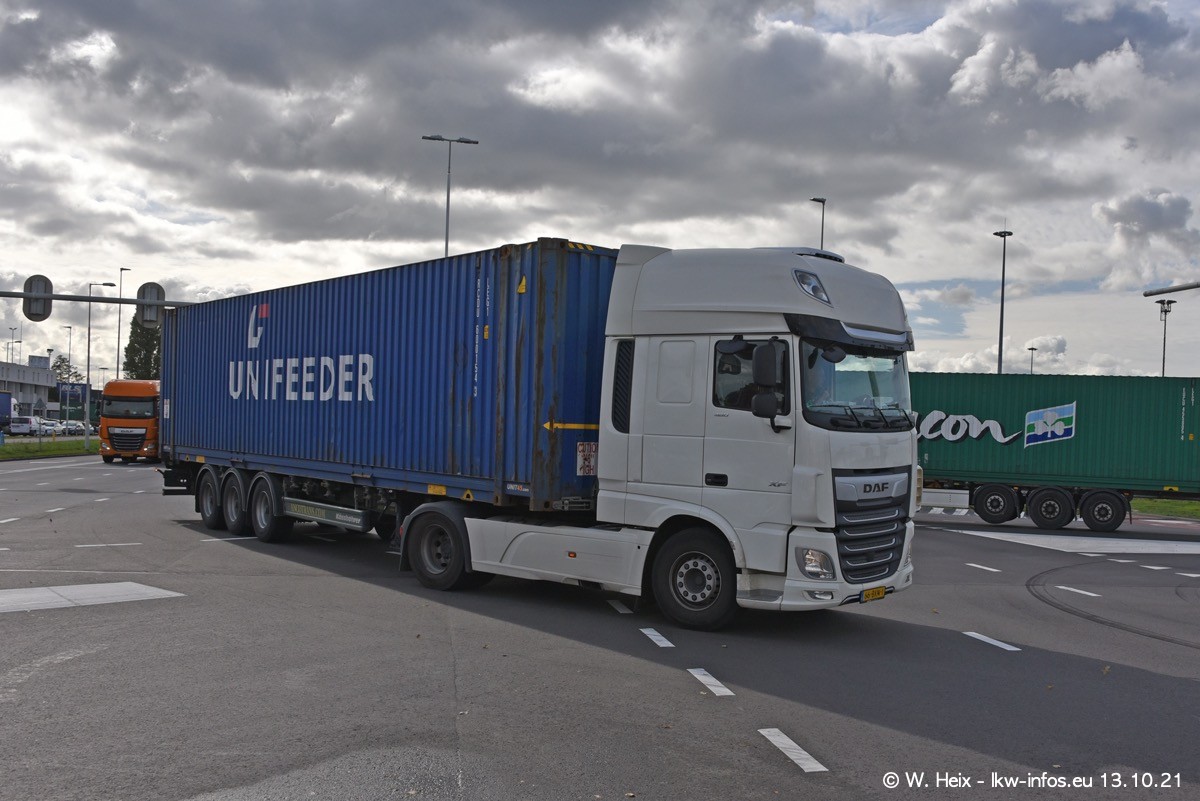 20211013-Rotterdam-Containerhafen-00429.jpg