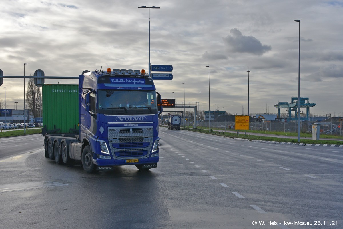 20211125-Rotterdam-Containerhafen-00026.jpg