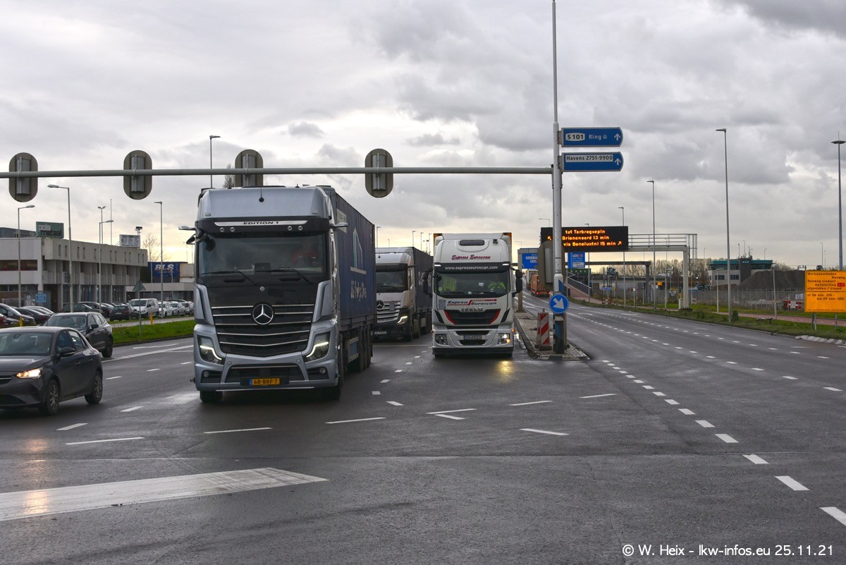20211125-Rotterdam-Containerhafen-00241.jpg