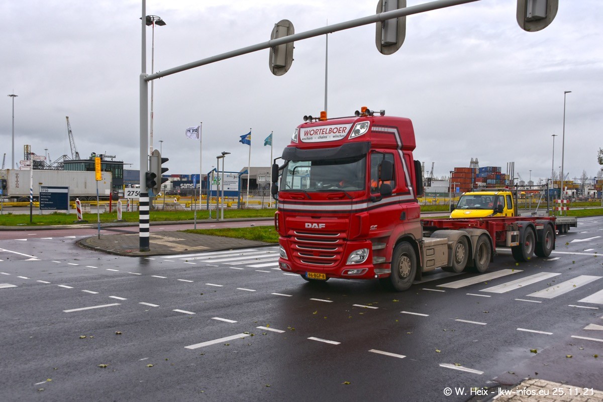 20211125-Rotterdam-Containerhafen-00466.jpg